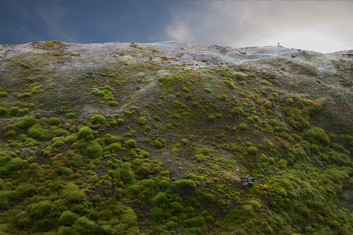 Mount Manureheap, South flank (AMOS N°032)